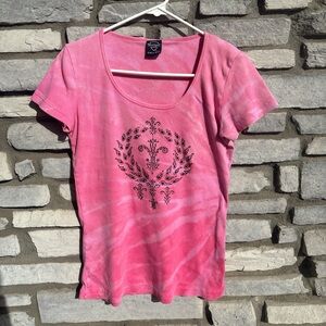 Stylish Pink Short Sleeve Tee with Black Design